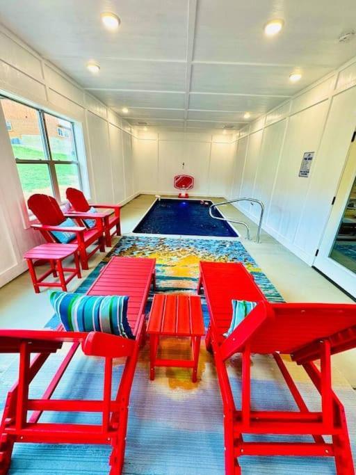 Willa New! Indoor Pool/Ps 5/Hot Tub/Parkway Pigeon Forge Zewnętrze zdjęcie
