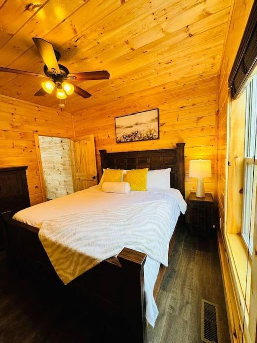Willa New! Indoor Pool/Ps 5/Hot Tub/Parkway Pigeon Forge Zewnętrze zdjęcie