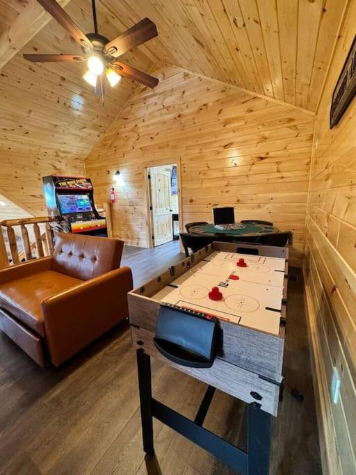 Willa New! Indoor Pool/Ps 5/Hot Tub/Parkway Pigeon Forge Zewnętrze zdjęcie
